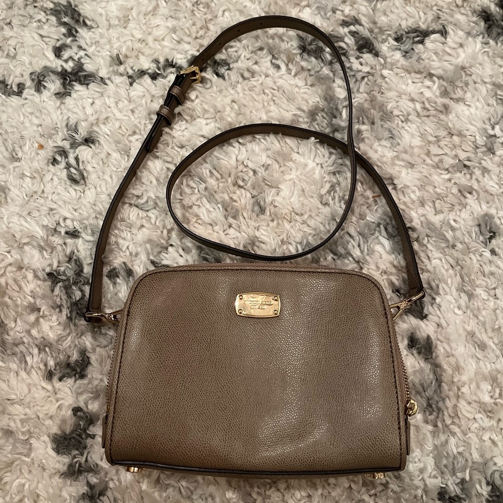 Michael Kors 3 compartment purse. EUC